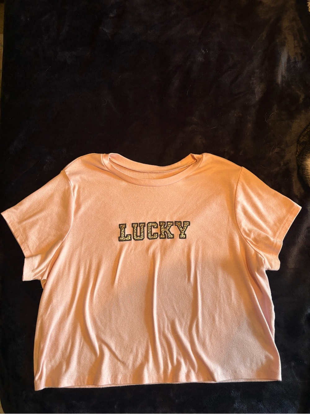 Zoe + Liv Pink 'LUCKY' Cropped Tee